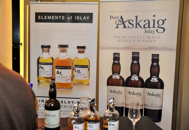 Salon_VIP_Stand_TWE_Port_Askaig Salon_VIP_Stand_TWE_Port_Askaig