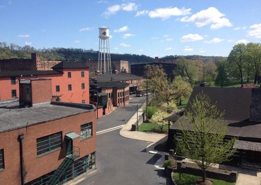 buffalo_trace_distillery_outdoor_view1_cp