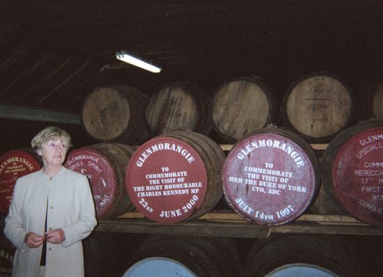 r_glenmorangie_dist_warehouse_tour_gs_2002