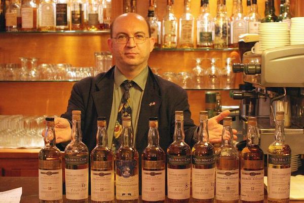 Greg at D.Laing Zygo Diner 2008 w bottles r