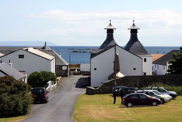 Ardbeg_vue_insolite_du_parking