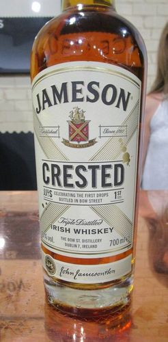 jameson_crested_2016_40_red